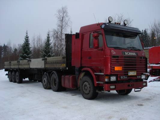 P Rantanivan Scania 113M 
P Rantanivan Scania 113M puoliperävaunuyhdistelmä.
Avainsanat: Rantaniva Scania 113M 930