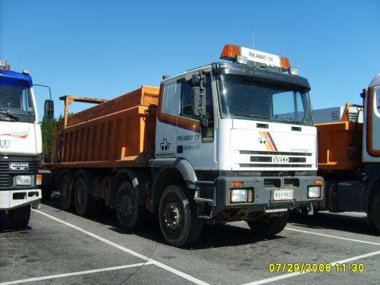 Rikamatin Iveco Eurotrakker 
Rikamat Oy:n Iveco Eurotrakker sorayhdistelmä. 
Avainsanat: Rikamat Iveco Eurotrakker ABC Hirvaskangas