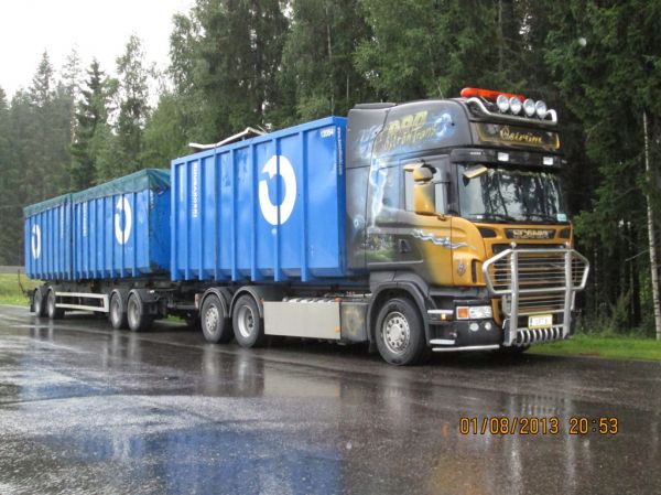 Öström Pro Transin Scania R620
Öström Pro Trans Oy:n Scania R620 vaihtolavayhdistelmä.
Avainsanat: Öström ÖPT Scania R620 ABC Hirvaskangas 8