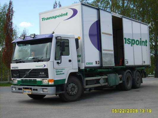 Kaivu ja Kuljetus Valkaman Volvo FL12
Transpointin ajossa oleva Kaivu ja Kuljetus Valkama Ky:n Volvo FL12.
Avainsanat: Transpoint Valkama Volvo FL12