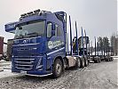 Karjalaisen_Puunkuljetuksen_Volvo_FH16_2.jpg