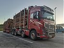 Kuljetus_Hujasen_Volvo_FH16.jpg