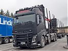 Kuljetus_V_H_Sarkan_Volvo_FH16_2.jpg