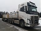 Maanrakennus_Karttusen_Volvo_FH16.jpg