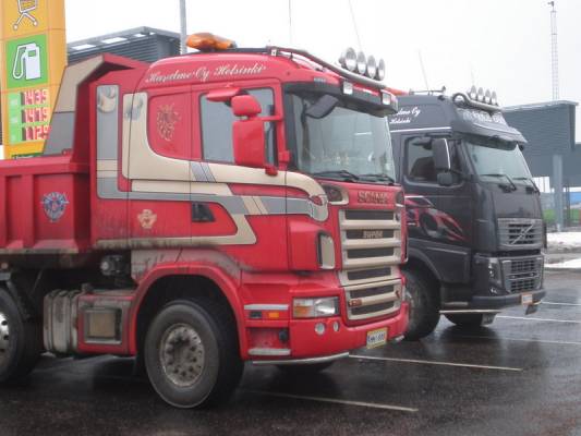 Lumenajossa
Hasalme oy:n Scania R500 10x4 ja Volvo FH660 10x4
Avainsanat: Scania Volvo