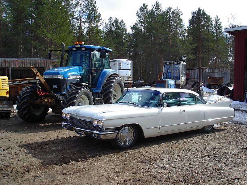 Amerikan herkut
Jenkit vierekkäin
Avainsanat: ford cadillac