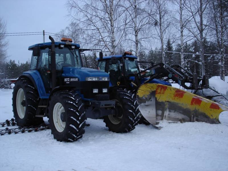 Nyykkärit
Ei olis kellään etunostolaitetta tuohon isompaan?
Avainsanat: newholland ford