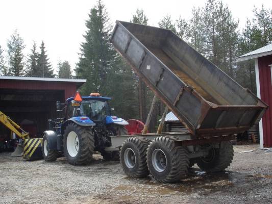 Maanajo kärry
Sama kärry eri kuvakulmasta.
Avainsanat: kärry