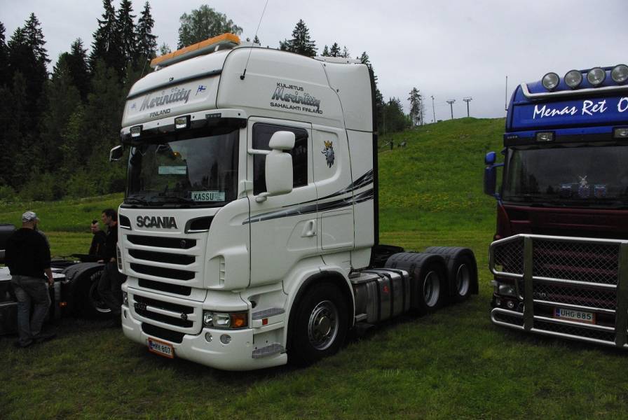 Meriniityn Scania rekkaveturi
Avainsanat: Scania Meriniitty