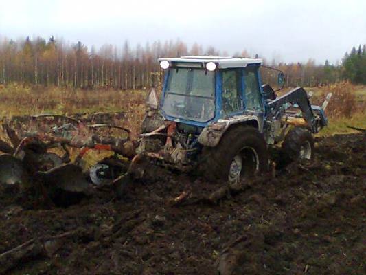 ford 6810 ja kvernelandit
pehmeetä on pehmeetä on..
Avainsanat: lieksa ford large1200l