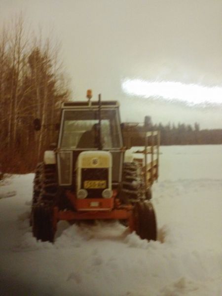 Taavetti
Jos nyt oikein muistan, niin tuo kuva on otetu 1.5. 1980. lunta oli paljon ,mutta äkkiä ne sittemmin sulivat.
Avainsanat: Taavetti