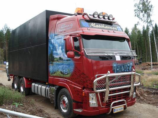 Volvo FH16
Matikaisen FH16 Metkosta 08
Avainsanat: Matikainen Volvo FH16 Metko 08 Jämsänkoski