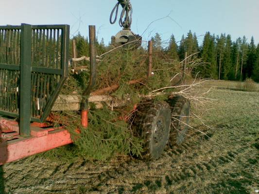 Ihan hyvä kuorma vaikka ite sanonki D
Ensimmäinen kuorma jonka olen kuormannut
