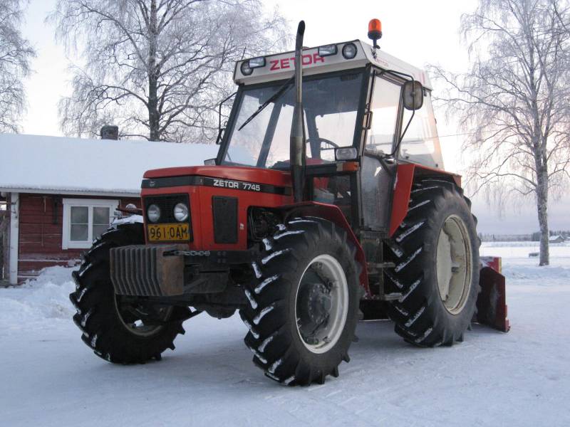 Zetor 7745
