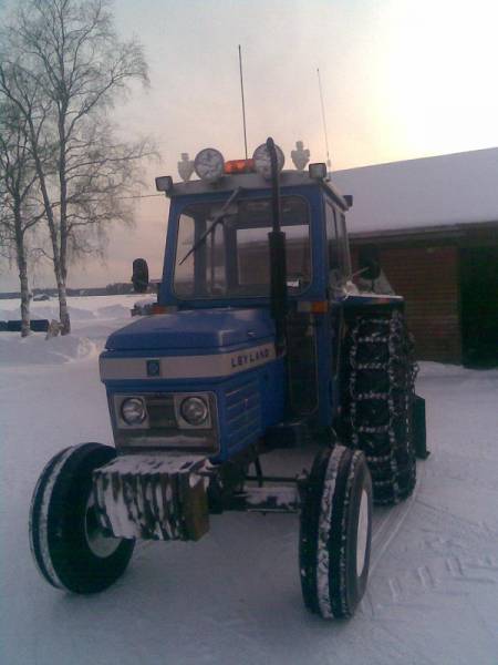 Leyland 272
Lumitöistä tulossa
Avainsanat: Leukku Leyland Ala-talkkari