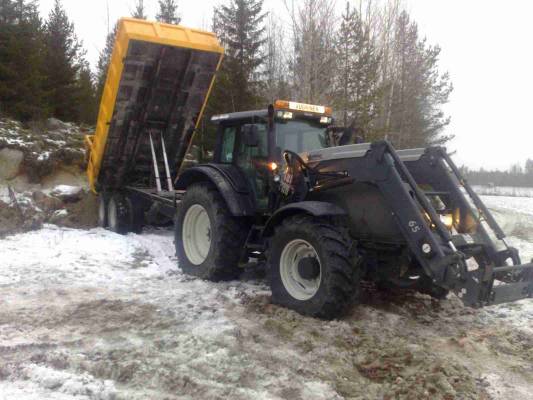 Valtra T161 ja Maakärry
