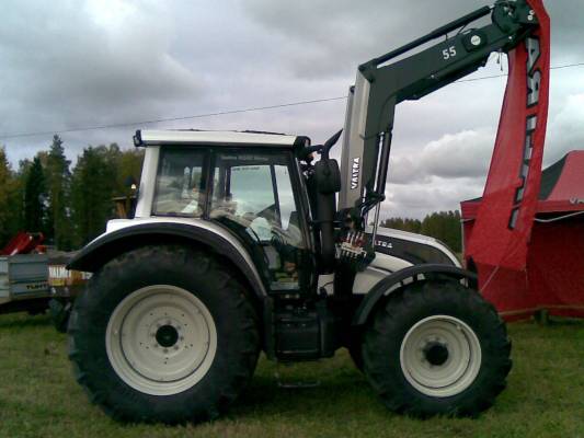 Valtra N142 Versu
SM kynnöt 2009
Avainsanat: valtra