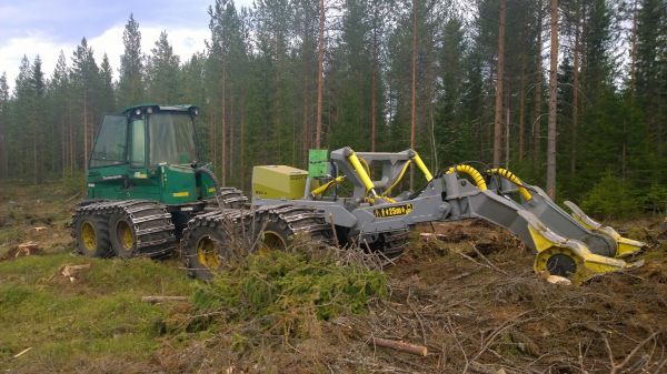 Timber 1110 sekä Bracke M25.A
Viimekesäistä työskentelyä
Avainsanat: honda680 Timber1110 Bracke M25.A