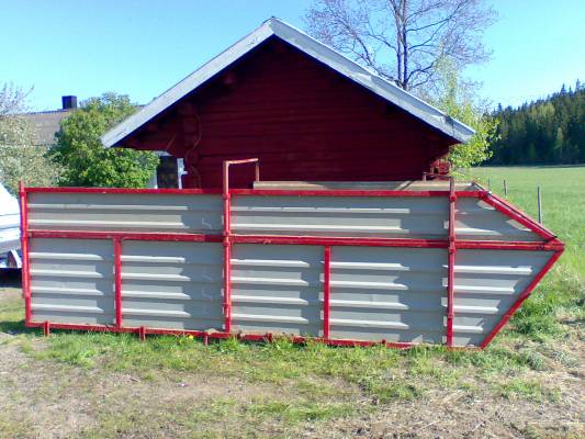 Päättötyö
Noista laidoista alkoi Wärtsilän kärrien rehulaitojen teko.
