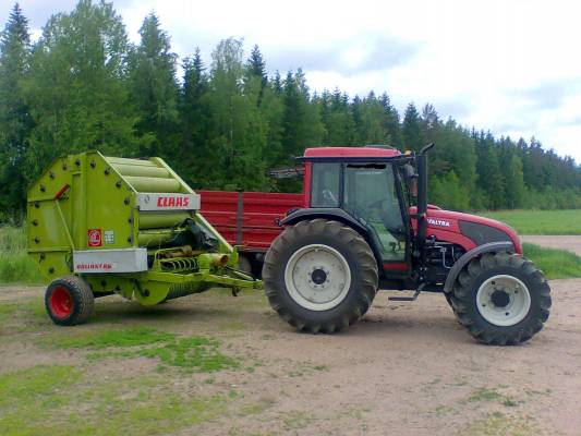 A 92 ja Claas 85
Otin ulos silppurin tieltä
