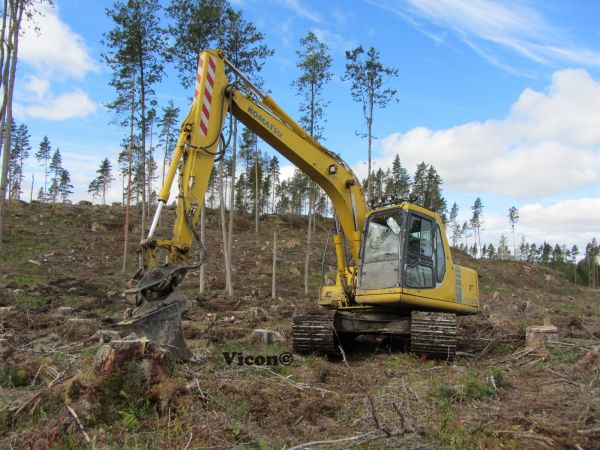 Mättäältä mättäälle
Komatsu pc 130 ja oman pajan tuotosta oleva mätästin työssä
Avainsanat: Komatsu pc 130 mätästin