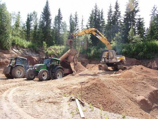 salaojasoran ajoa naapurissa
naapurin Ford 6810, meitin N111+vanaja kärrit, meien Kobelco sk120 lc, naapurin seula ja naapurin sorakuoppa
Avainsanat: valtra vanaja kobelco ford vicon