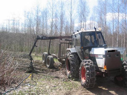 Case + metsäkärry
Tommonen Case
Avainsanat: case metsäkärry omatekoinen