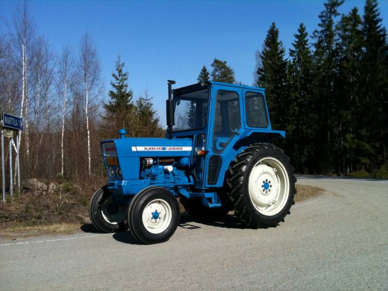 Ford 5000 '74
Kävin hakemassa Imatran rajalta Ylämaalle uuteen kotiin.
Avainsanat: ford 5000 4000 3000 fordson