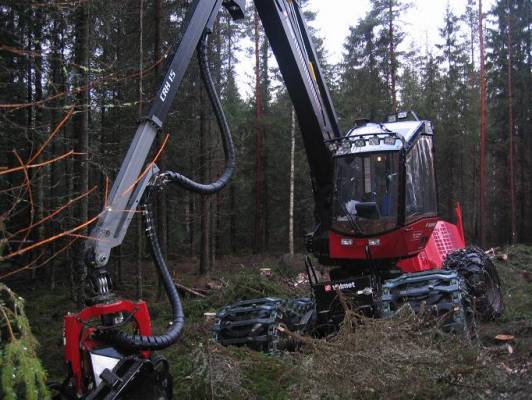 Ensimmäinen kuva uudesta Valmet 901.3 harvesterista
1. Kuva uudesta Vallusta. Oisko ollu ekoja työpäiviä :)

Huomaa AutoLev toiminnassa :)
Avainsanat: valmet 901.3 metsäkone uusi