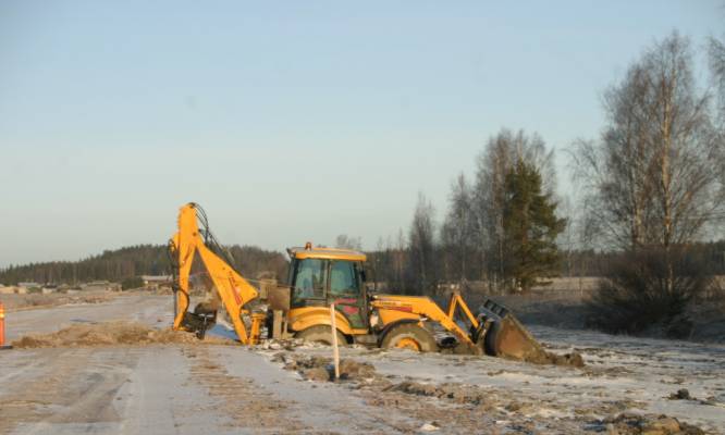 Terex
Olipas kuokka ajettu parkkiin joulunpyhiksi. Ei muuta, kun tiukempia pakkasia odottamaan ;)
