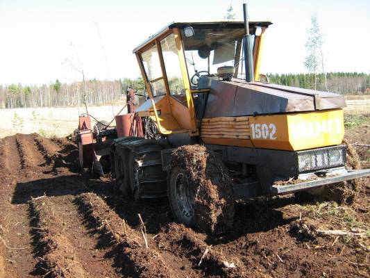 valmet 1502
iso vallu jyrsii
Avainsanat: valmet 1502