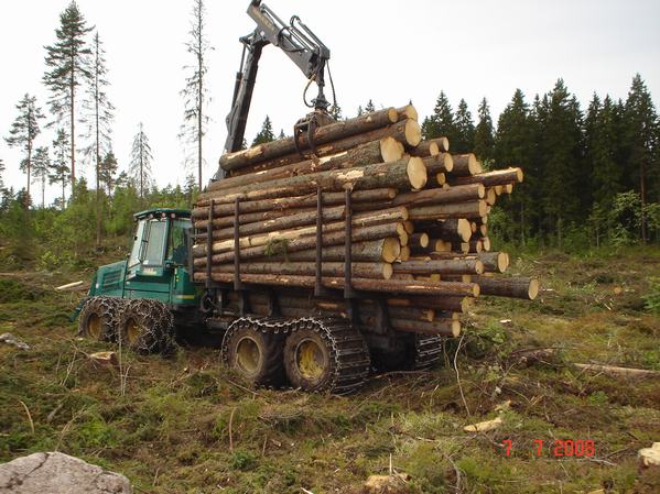 timppa 1410d
timberjack 1410d mallilla pöllin ajoa.
koneessa kylvö automatiikka valmiina,perä pois ja bracke perään.
Avainsanat: timberjack 1410d