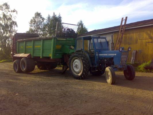 Ford 4000 ja strautmann vs16
Avainsanat: Ford 4000 strautmann