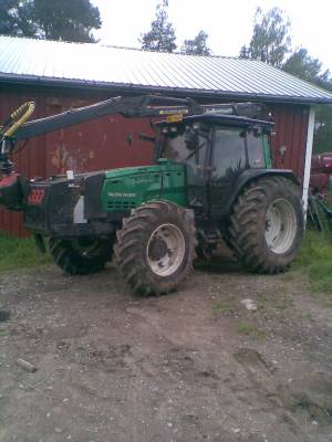 Valtra 8950
8950 lasikatolla ja liikenne perällä.
Avainsanat: 8950