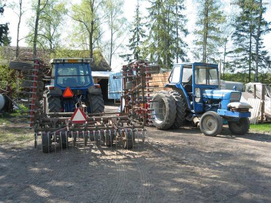 Tauko paikalla
Poseeraus kuva kun pidettiin ruoka tunti.
