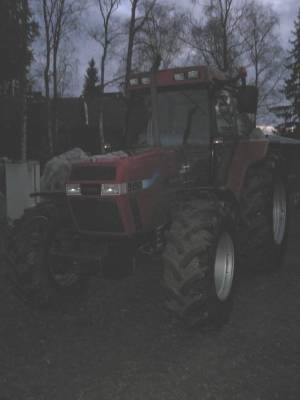 5150 Pro
Tällä vedettiin myyrää , kuva vähän tumma mutta toivottavasti siitä saa selvää. 150 hp lastutuksen jälkeen on Casessa voimaa.
