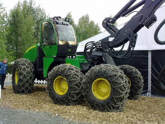 Julma Deere
Metkosta, 1470 E. Ei ihan ensiharvennuskone.
Avainsanat: john deere metsäkone moto harvesteri julma 1470 e