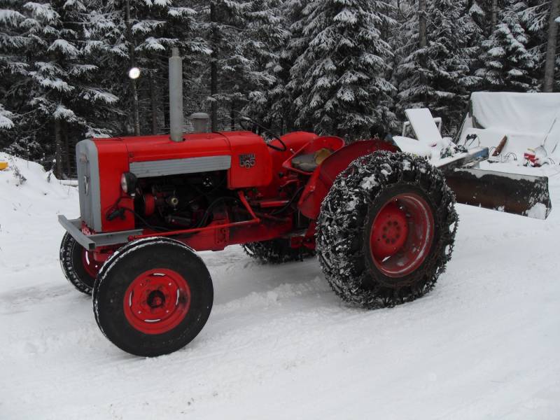 Valmet 565 ja perälevy
Talven ekat auraukset
Avainsanat: valmet 565