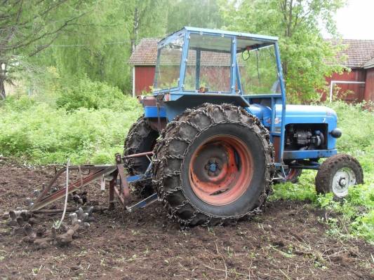 Karhimista
Power major ja Perhos-Sampo
Avainsanat: fordson power major sampo