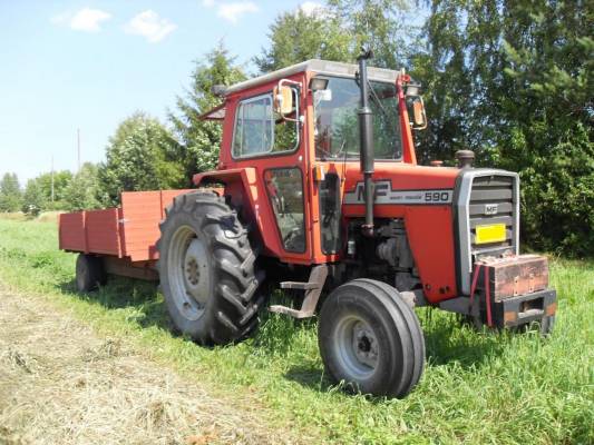 Päivä maalla -tapahtuma Hirvensalmella
Massey Ferguson 590
Avainsanat: mf 590