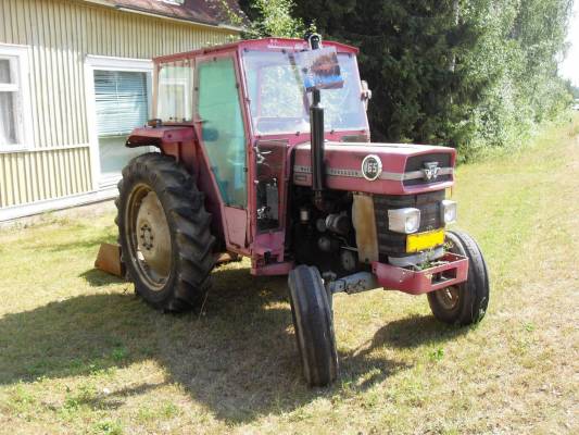 Päivä maalla -tapahtuma Hirvensalmella
Massey Ferguson 165
Avainsanat: mf 165