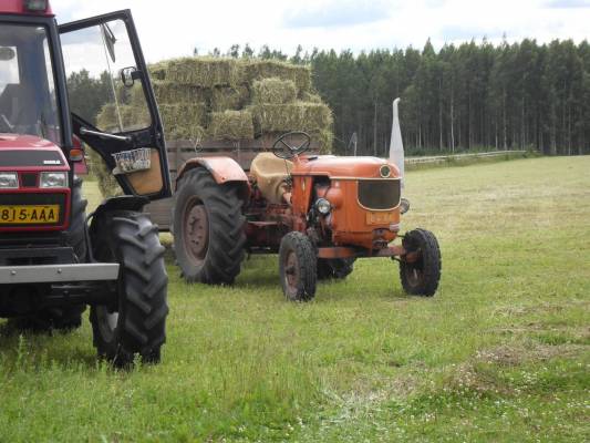 Deutz D40 vm -60
Olin tutulla heinähommissa.
Avainsanat: deutz d40