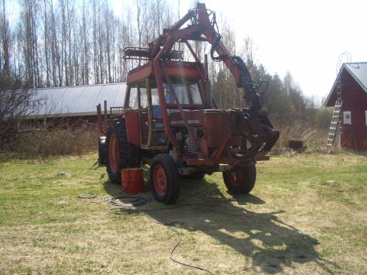 Metsätraktori
Zetor Crystal 8011+Wärtsilä-kuormain. Tämä myytiin viime vuonna. Kova kone...
Avainsanat: zetor crystal 8011 wärtsilä