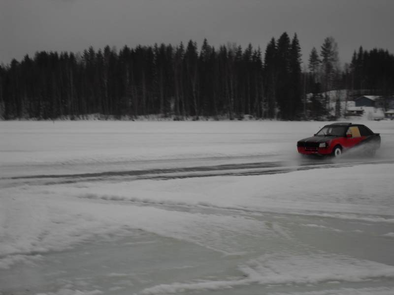 Ford Escort XR3i
Tämän talven viimeset jäärata-ajot
Avainsanat: ford escort xr3i