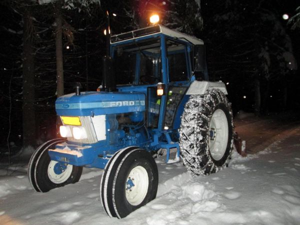 Alkutalven linkoiluja
Ford 4610 ja Nokkakone
Avainsanat: ford 4610 nokkakone linko