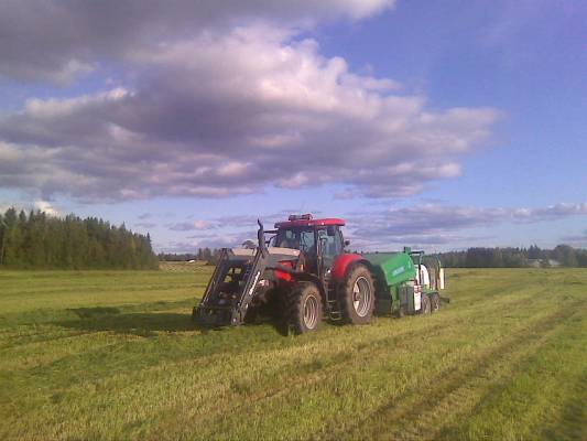 Puma 165 & Agronic 1302R
Avainsanat: puma agronic combi caseih