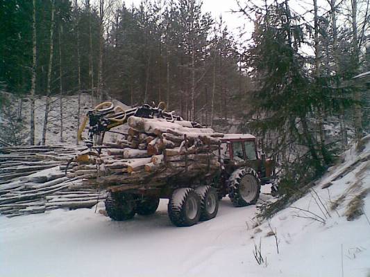 belarus,patruuna1084 ja pajan tekemät kärrit johon on itetehty uus teli
