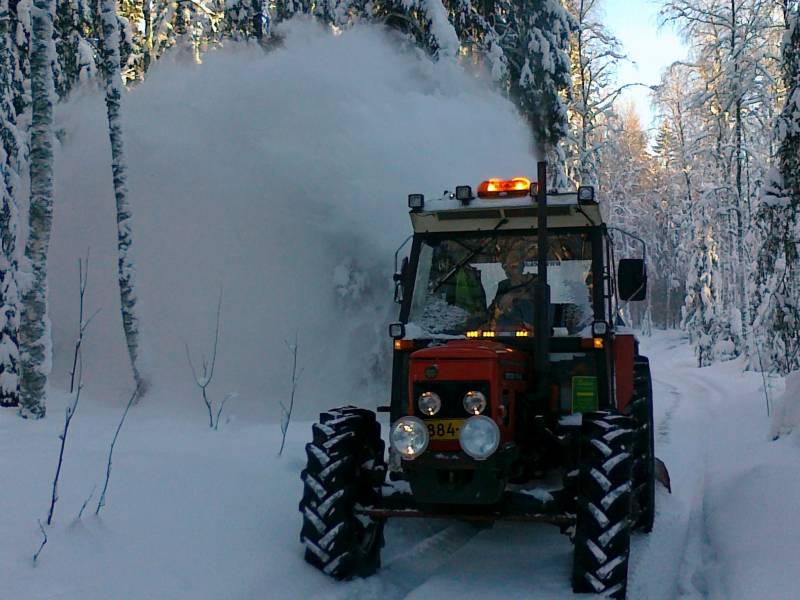 -29c
Mettätien aukasua..
Avainsanat: setka setor zetor