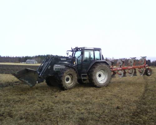 8150 ja agroluxit
työpaikan vehkeitä
Avainsanat: valtra, agrolux, 8150