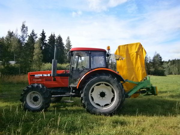 Zetor Forterra 11641 ja SaMASZ KDT-220
Kuutos voimaa 
Avainsanat: Zetor Forterra 11641 SaMASZ KDT-220